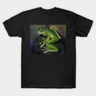 Green Tree Frog Pastel  by Adelaide Artist Avril Thomas T-Shirt